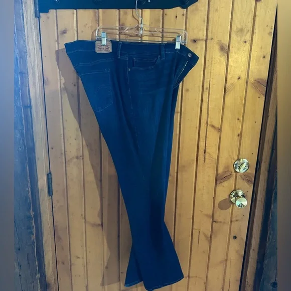 Levi’s Women’s Classic Bootcut Darkwash Jeans 20W - Picture 3 of 7